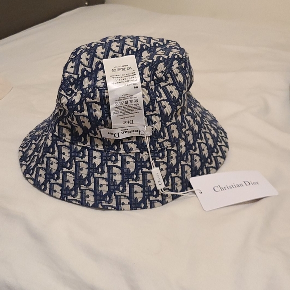 Reversible Teddyd Small Brim Bucket Hat 